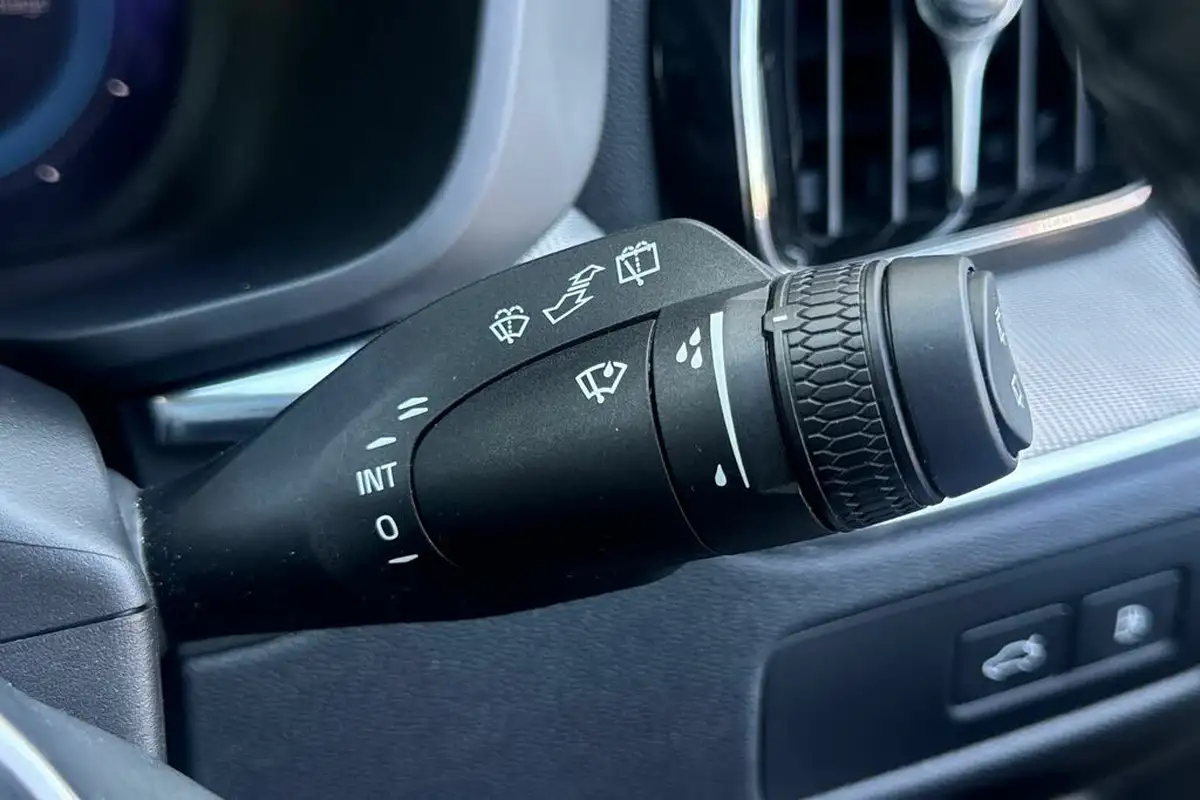 2024-volvo-xc60-20-b5-plus-big-34