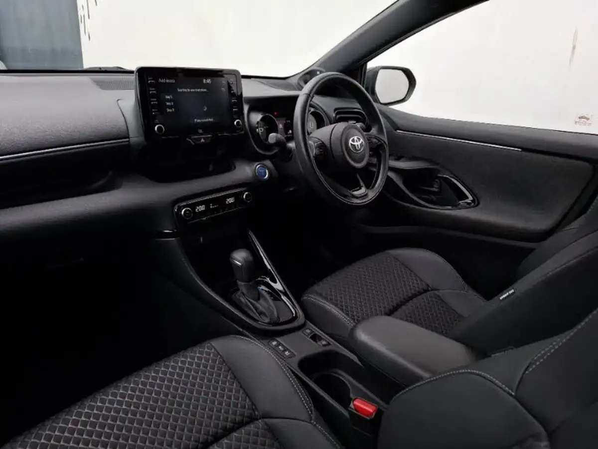 2022-toyota-yaris-15-vvt-i-dynamic-big-4