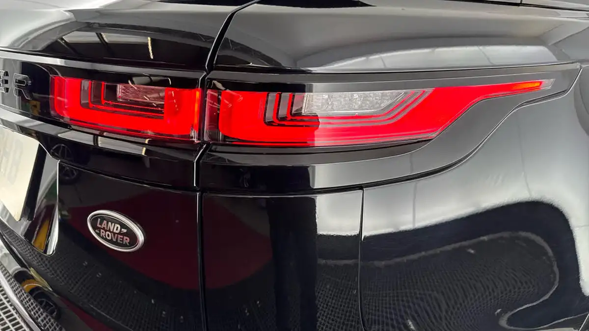 2021-land-rover-range-rover-velar-20-d200-velar-edition-big-21