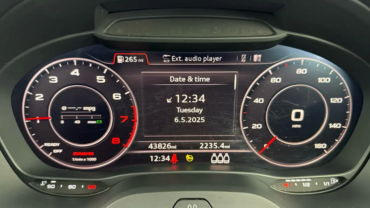 2021-audi-q2-10-30-tfsi-s-line-big-12