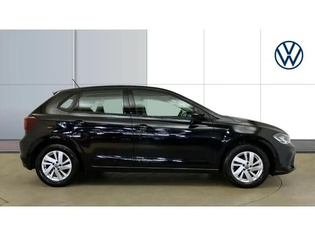 2022-volkswagen-polo-10-tsi-life-big-3