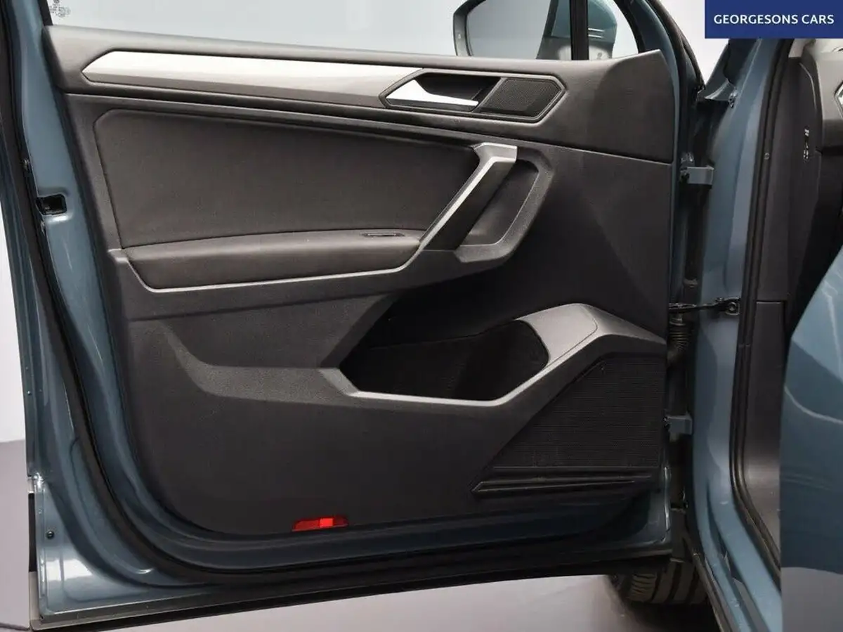 2022-volkswagen-tiguan-allspace-15-tsi-life-big-20