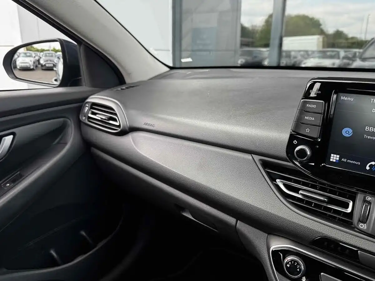 2022-hyundai-i30-10-t-gdi-se-connect-hatchback-big-33