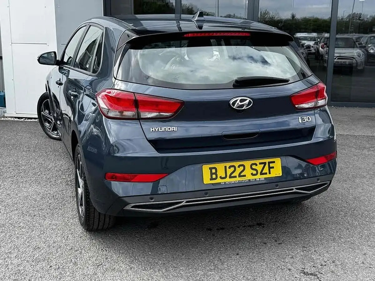 2022-hyundai-i30-10-t-gdi-se-connect-hatchback-big-9