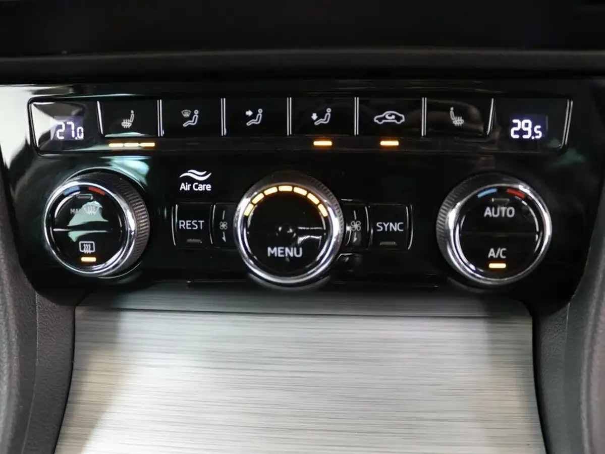 2020-skoda-superb-14-tsi-se-technology-estate-big-15
