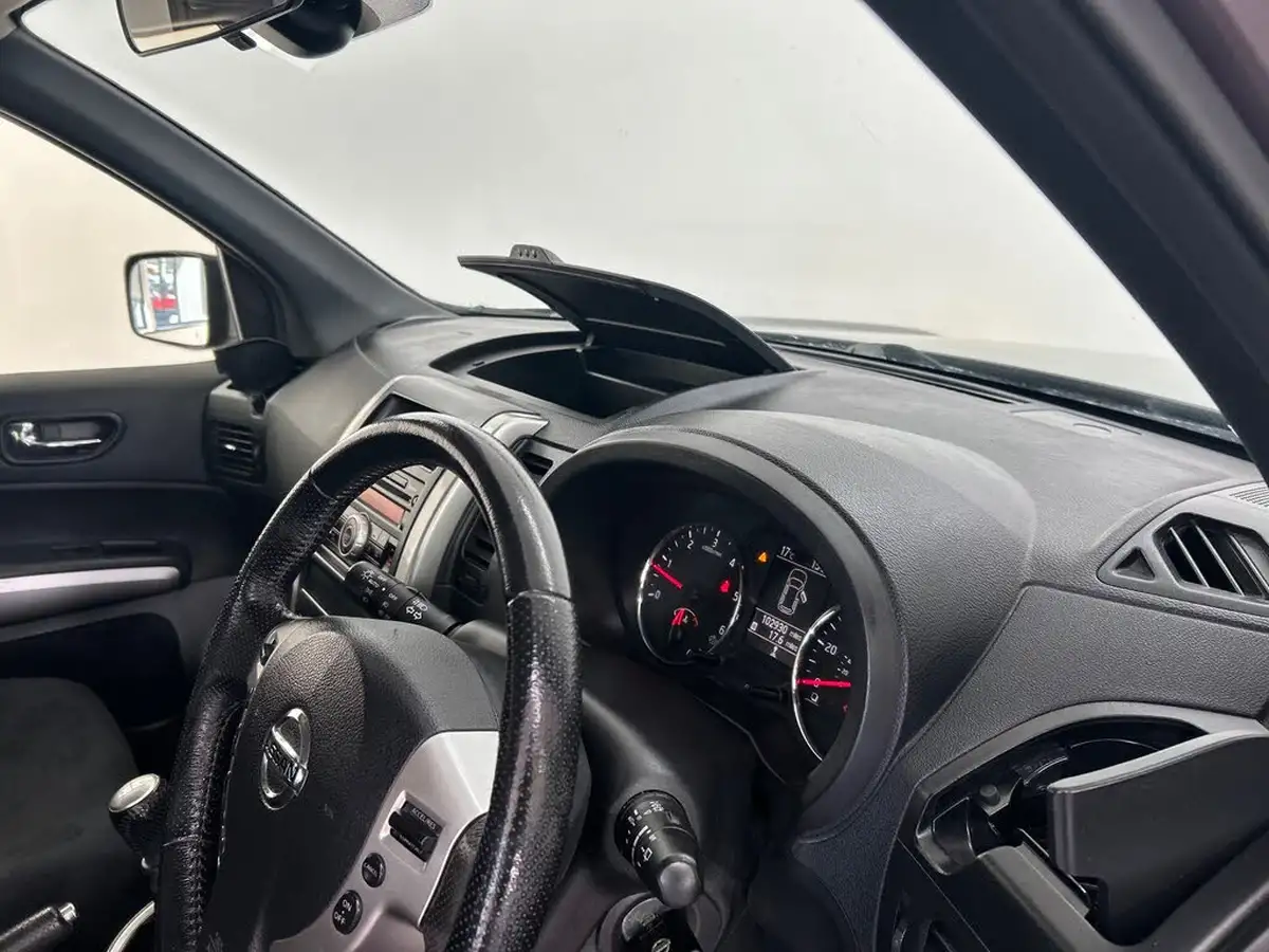2013-nissan-x-trail-20td-acenta-big-12