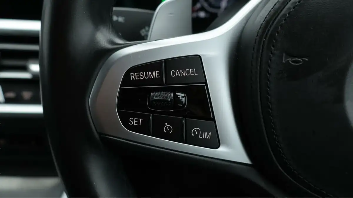 2021-bmw-3-series-20-330e-m-sport-pro-edition-saloon-4d-big-23