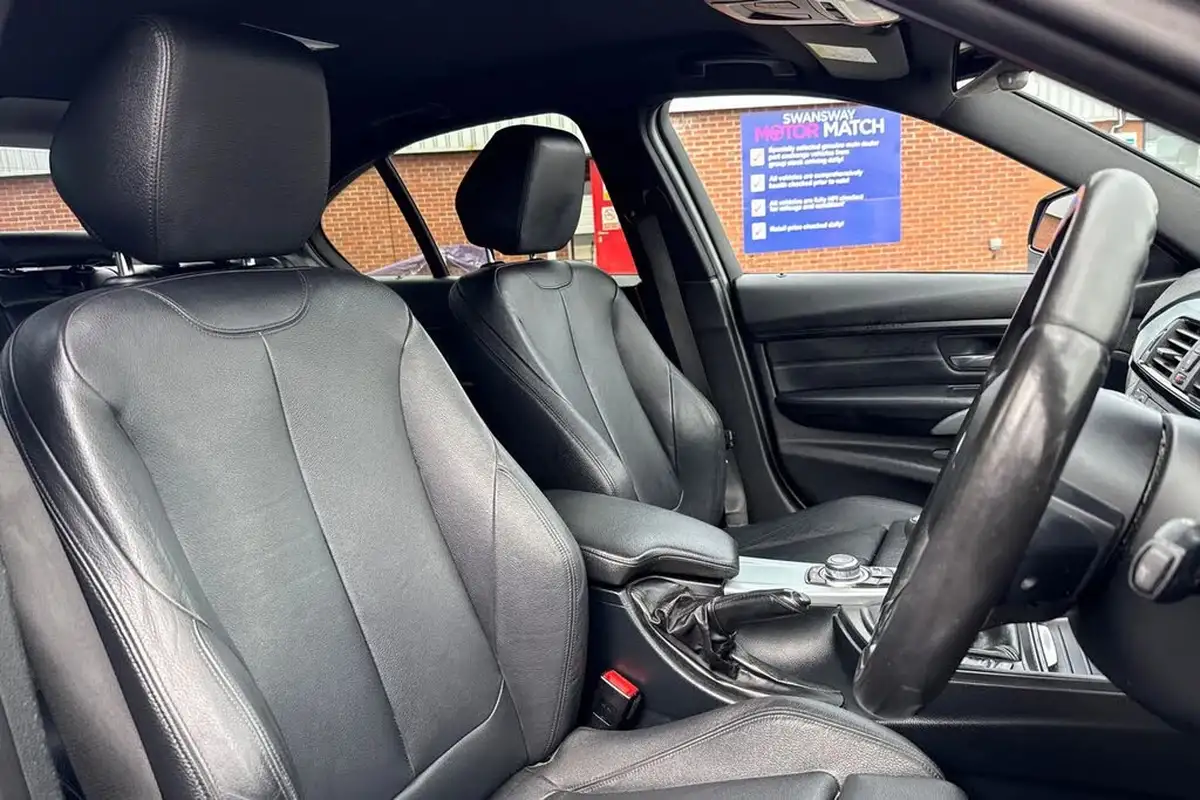 2015-bmw-3-series-20td-320d-xdrive-m-sport-184bhp-saloon-4d-big-23