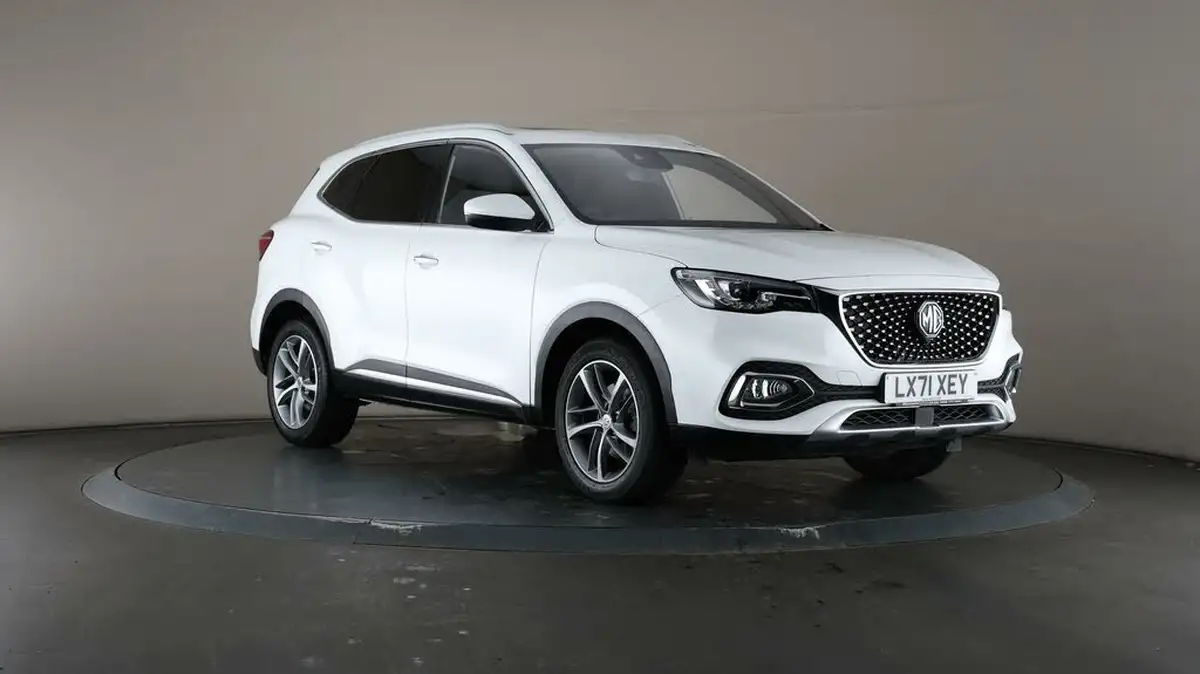 2021-mg-hs-15t-gdi-exclusive-162ps-big-51