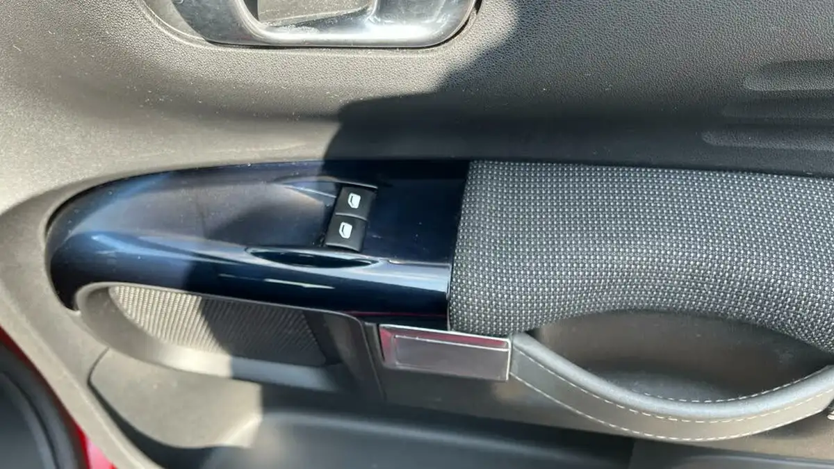 2016-citroen-c4-cactus-12-puretech-touch-big-22