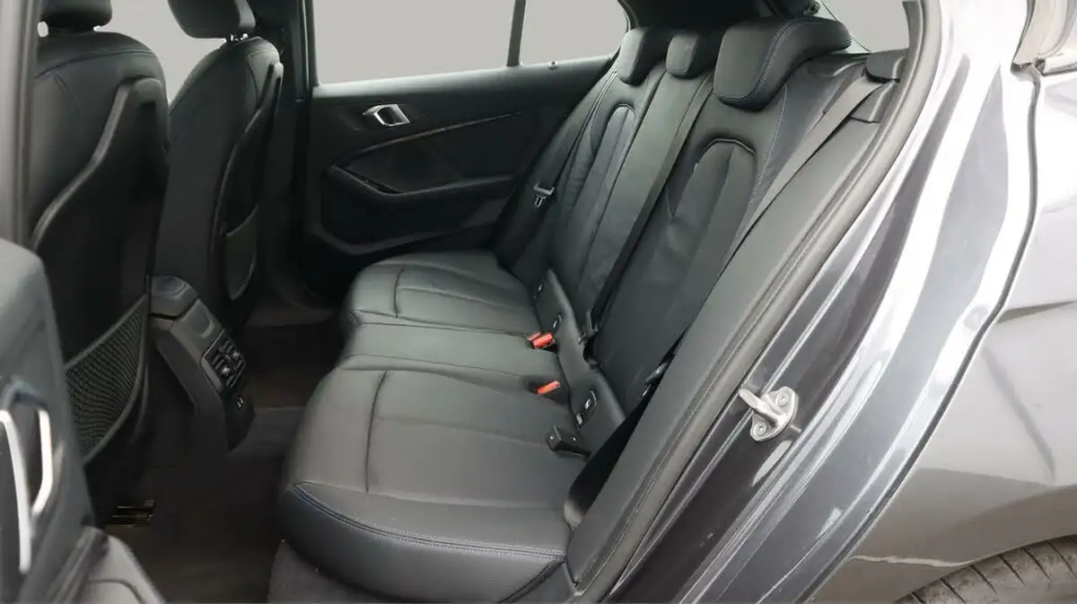 2021-bmw-1-series-15-118i-m-sport-lcp-big-16