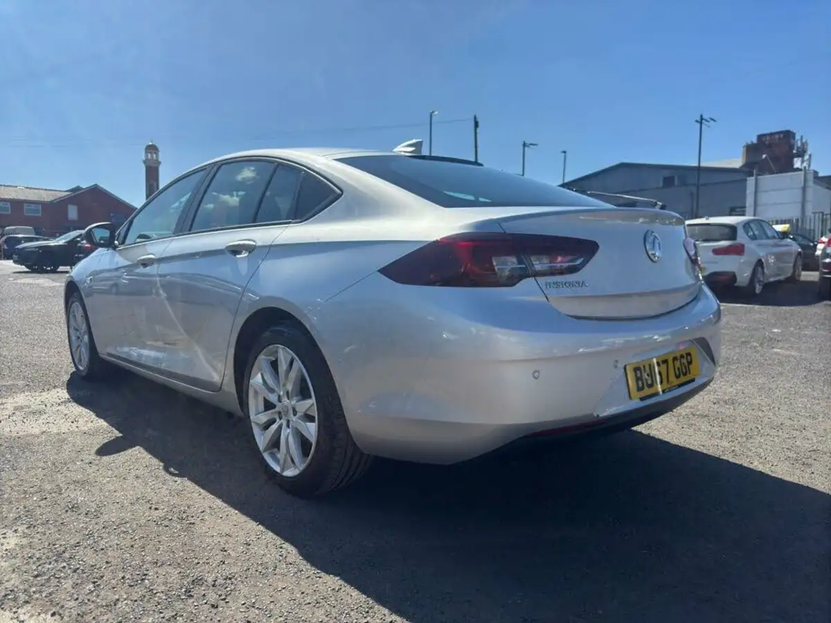 2017-vauxhall-insignia-grand-sport-15-turbo-design-165ps-big-15