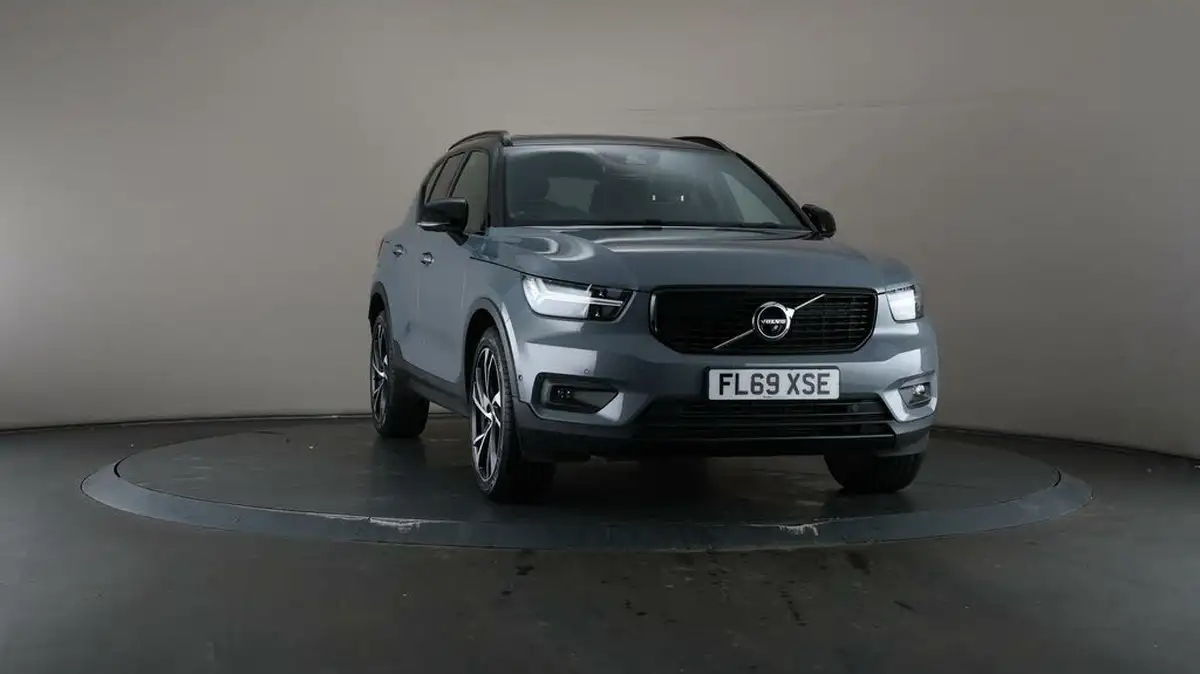2019-volvo-xc40-20-t5-r-design-big-49