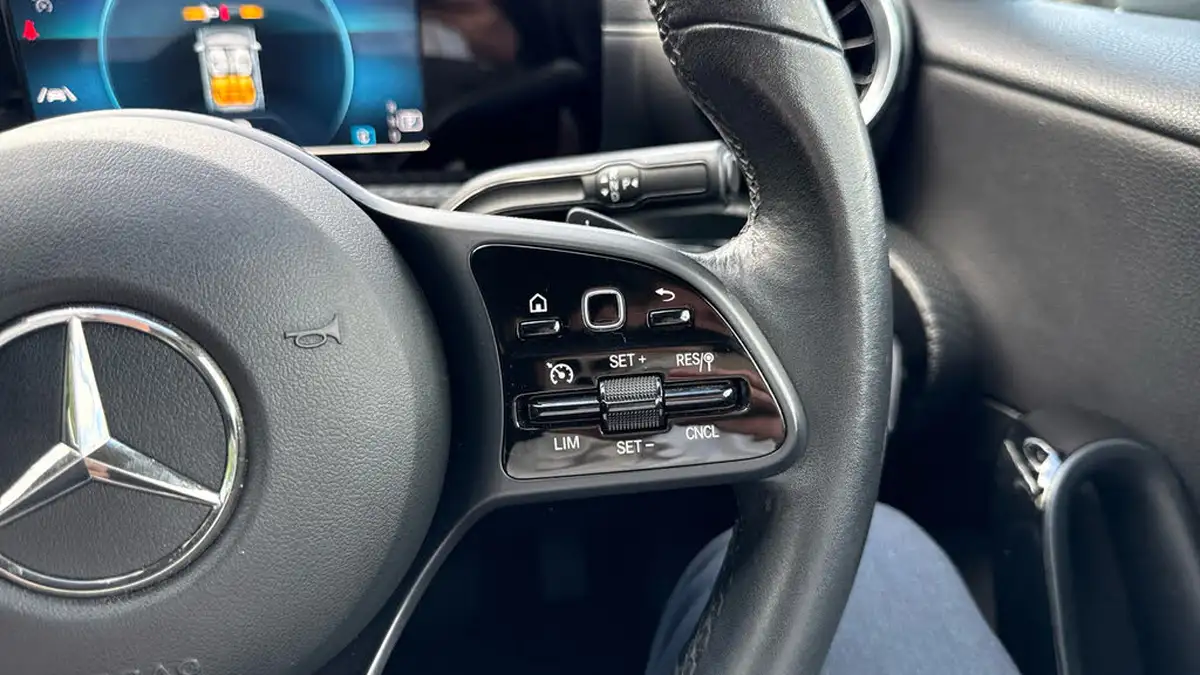 2018-mercedes-benz-a-class-15d-a180d-se-116ps-ss-7g-dct-big-24