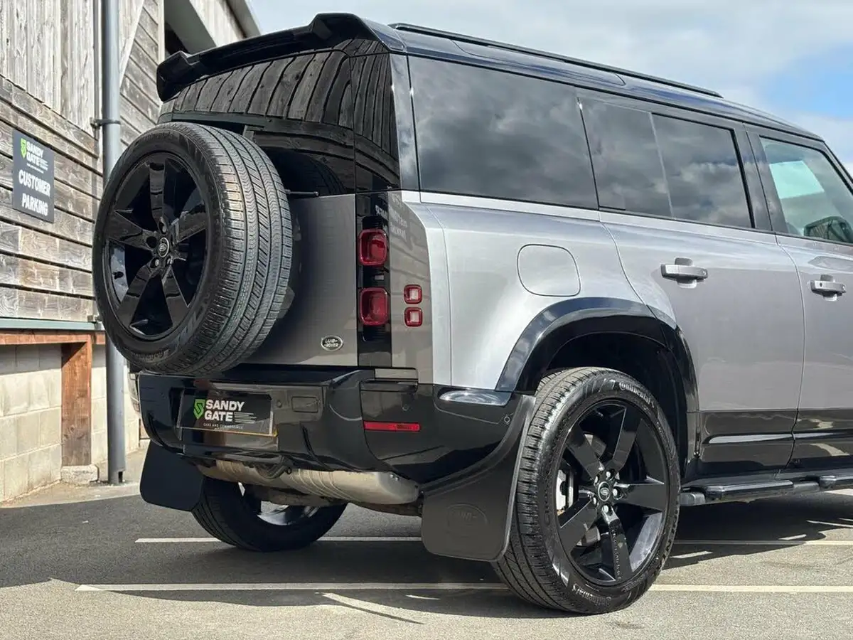 2022-land-rover-110-defender-30-d300-hard-top-hse-110-big-16