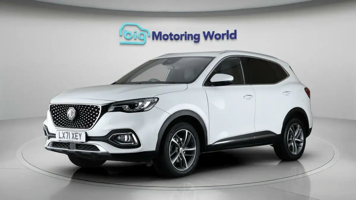 2021-mg-hs-15t-gdi-exclusive-162ps-big-3