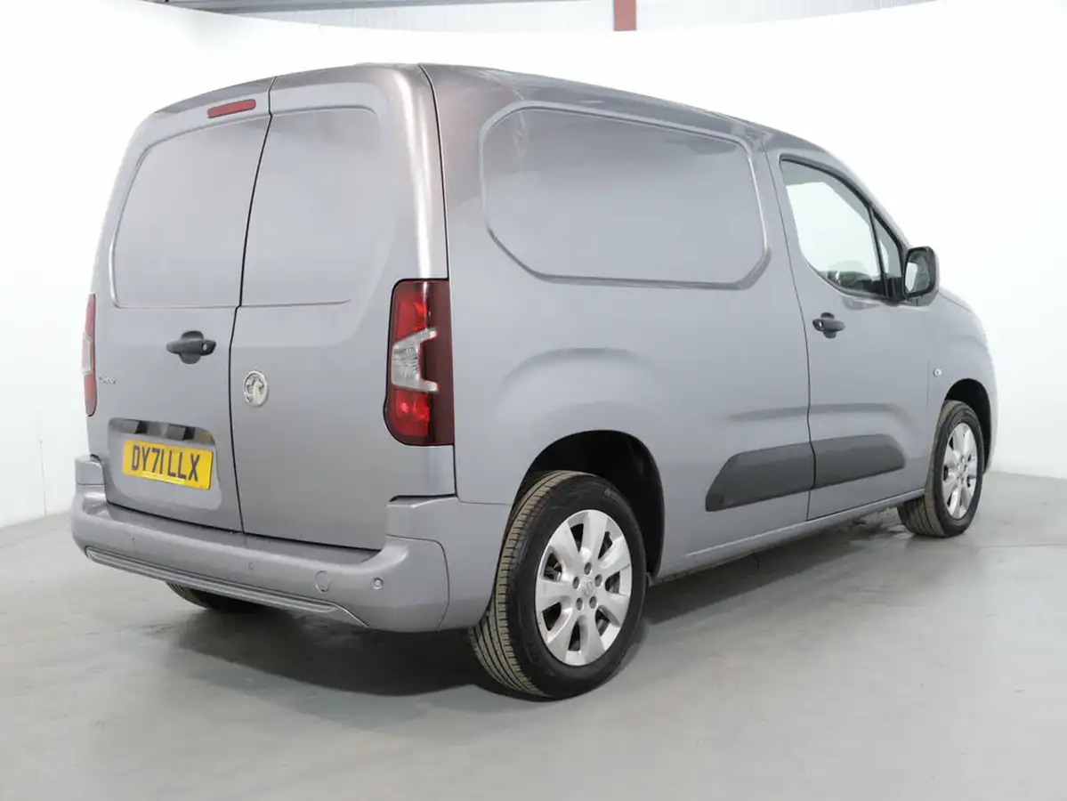 2021-vauxhall-combo-15cdti-griffin-2000-big-8