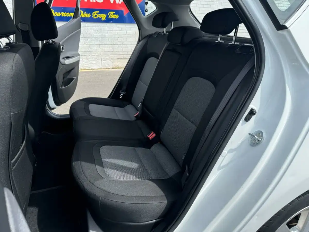 2016-kia-ceed-16crdi-2-hatchback-big-22