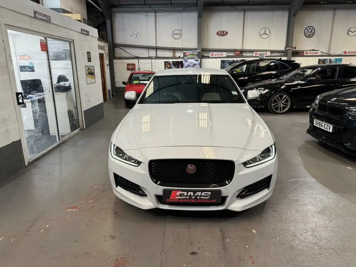 2016-jaguar-xe-20d-r-sport-180ps-auto-big-3