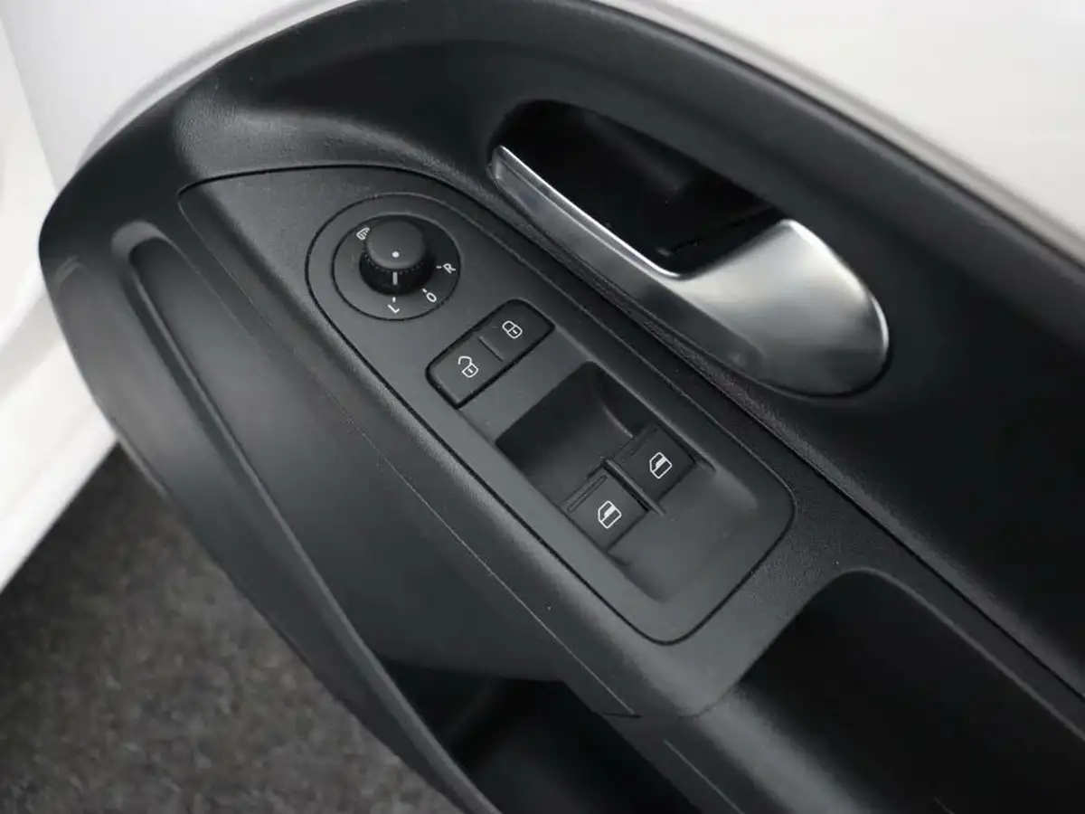 2017-seat-mii-10-design-mii-5d-big-22