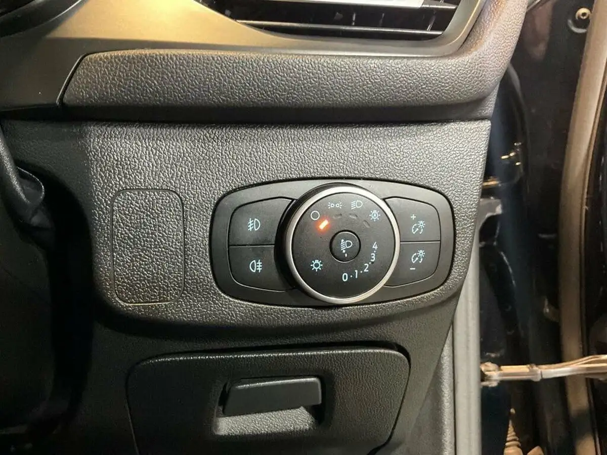 2019-ford-focus-10t-st-line-hatchback-big-31