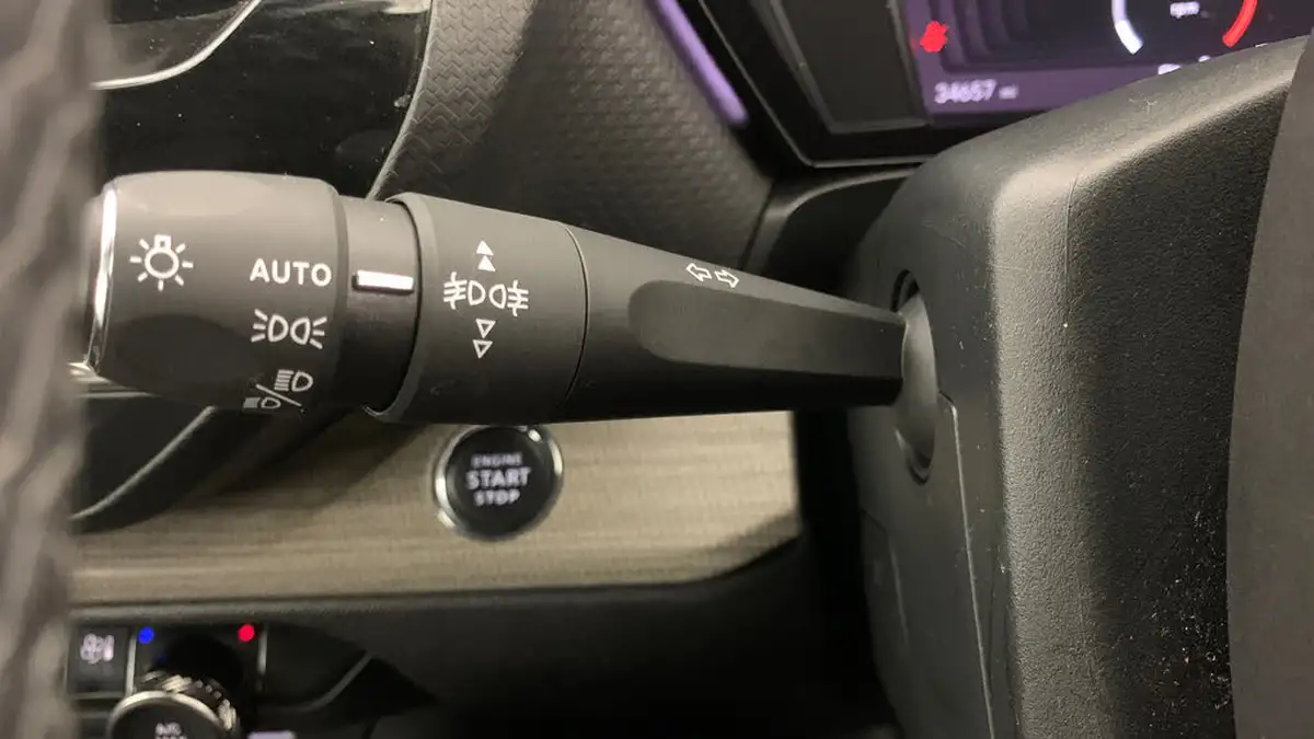 2023-citroen-c5-x-12-puretech-shine-big-34