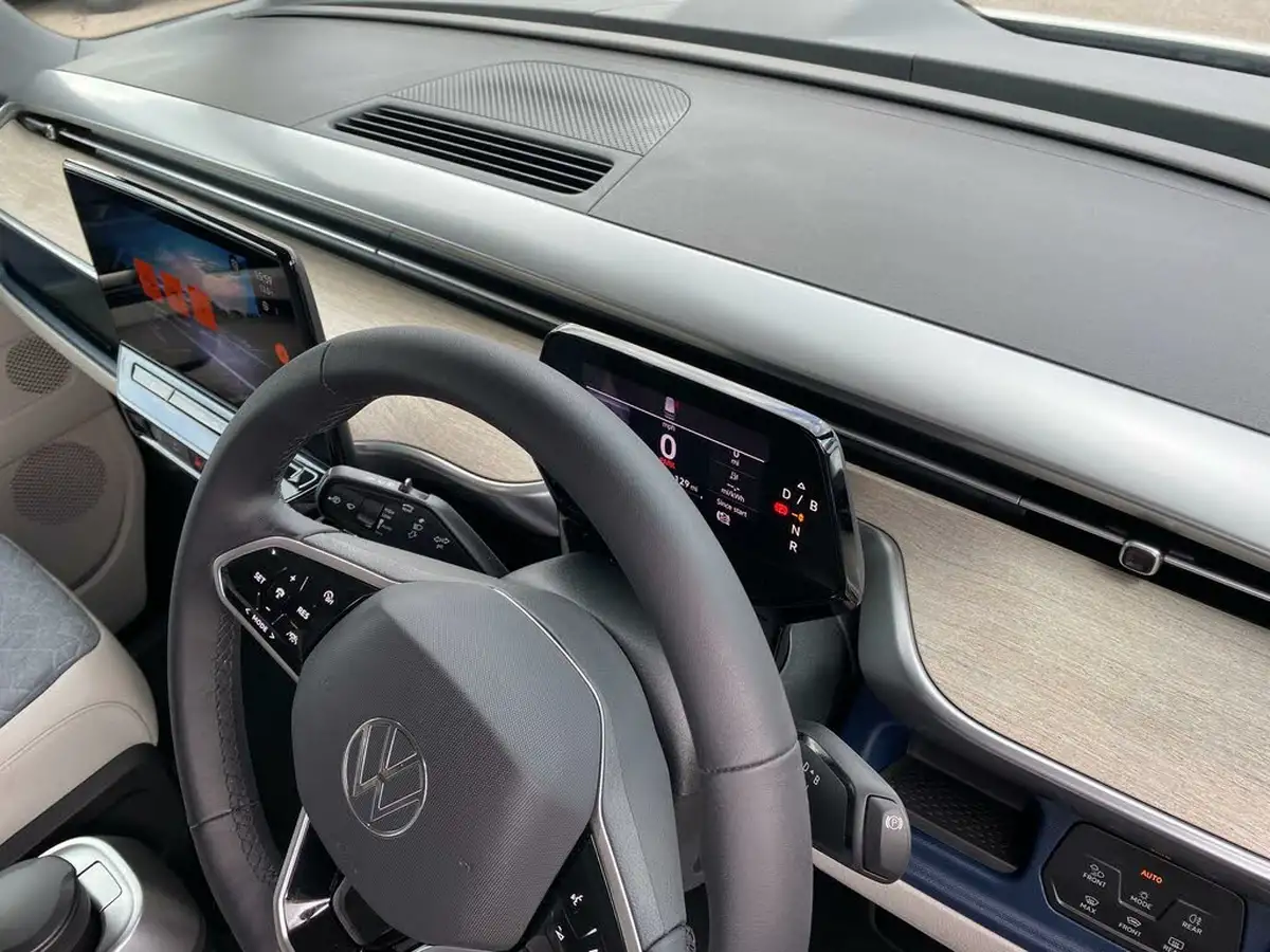 2024-volkswagen-idbuzz-e-style-standard-big-24