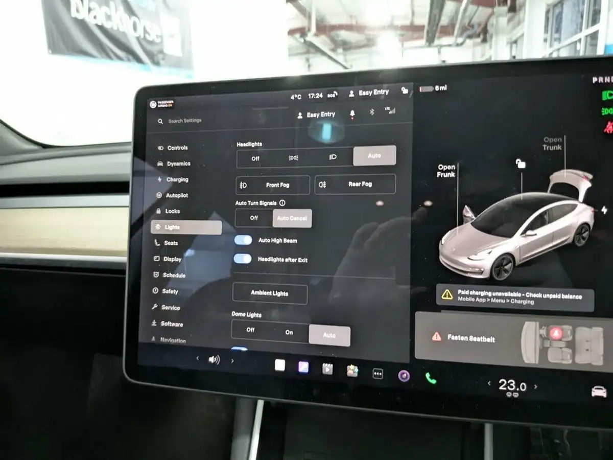 2020-tesla-model-3-e-long-range-big-17