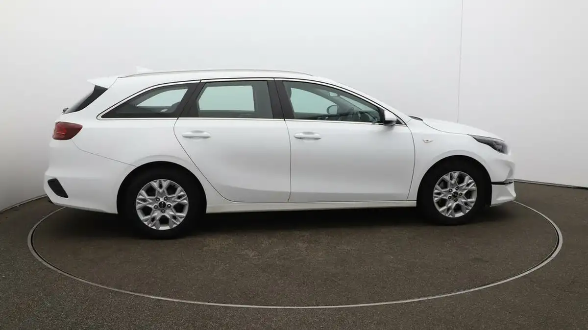 2023-kia-ceed-15-t-gdi-2-158bhp-sportswagon-big-47