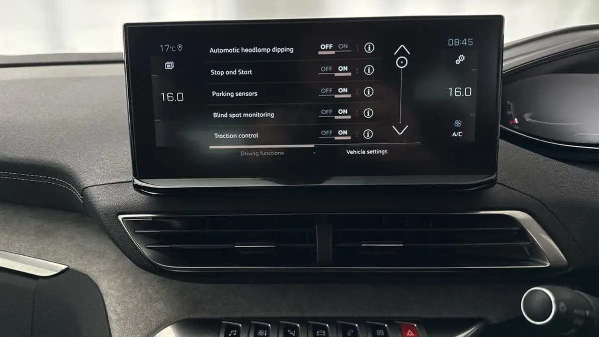 2022-peugeot-3008-suv-12-puretech-gt-big-33