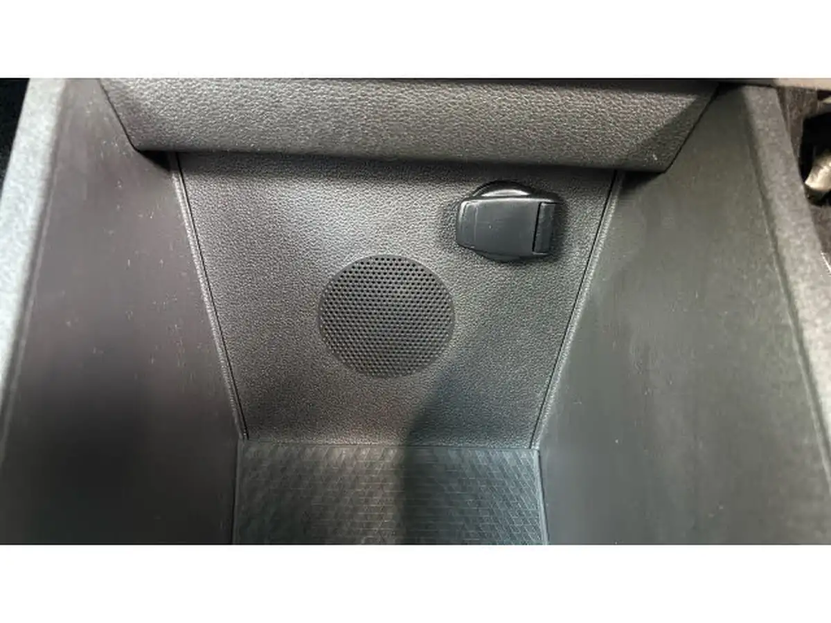 2023-renault-megane-e-tech-e-techno-big-23