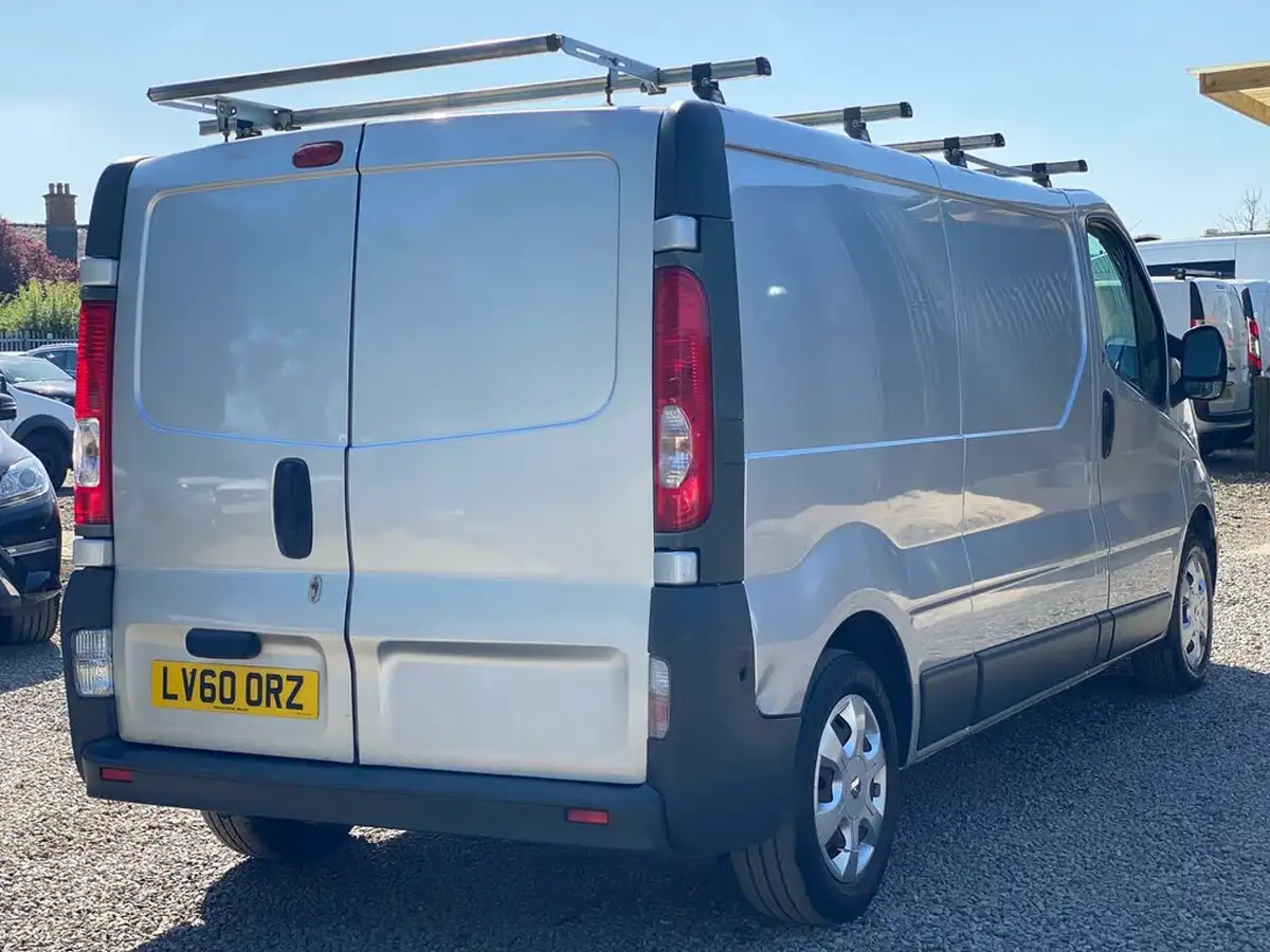 2010-renault-trafic-20td-ll29dci-115-20dci-ll29-phase-3-sat-nav-panel-van-big-4