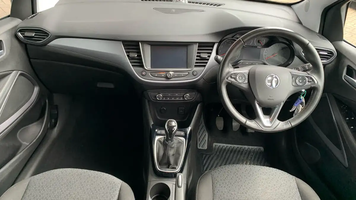2022-vauxhall-crossland-12i-design-big-3