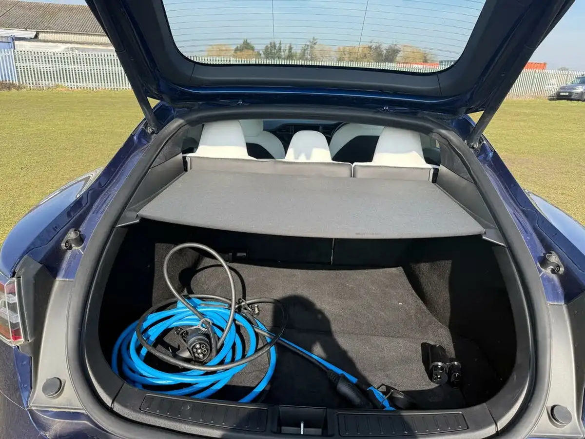 2020-tesla-model-s-e-long-range-big-22