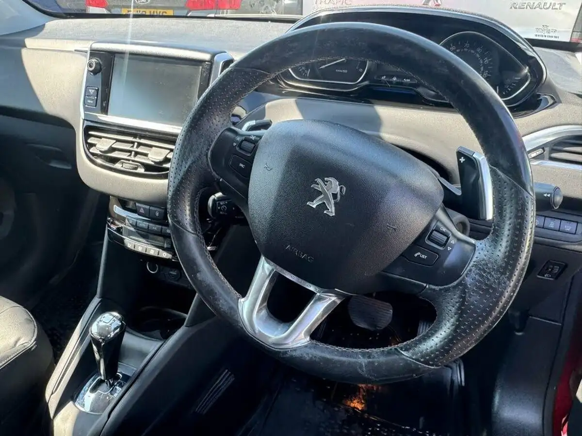 2012-peugeot-208-14td-allure-14e-hdi-ss-3d-egc-big-5