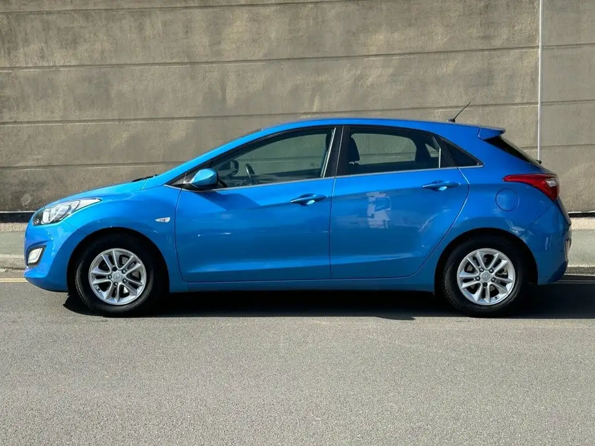 2017-hyundai-i30-16crdi-se-110ps-blue-drive-hatchback-big-7
