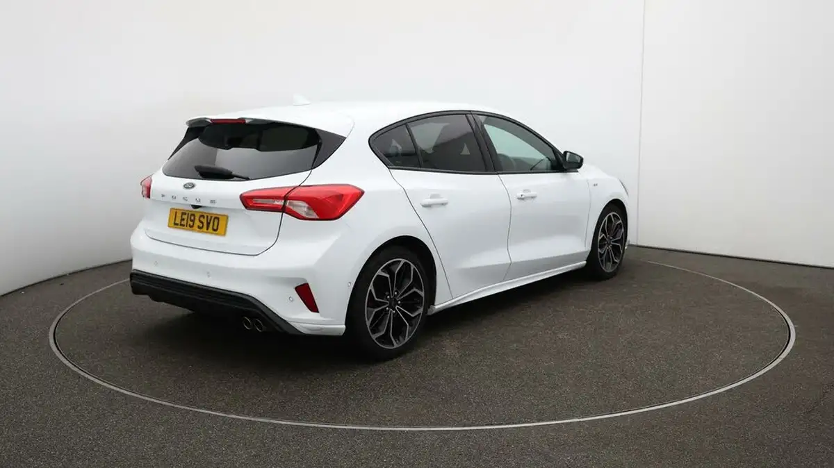 2019-ford-focus-10t-st-line-x-hatchback-big-54