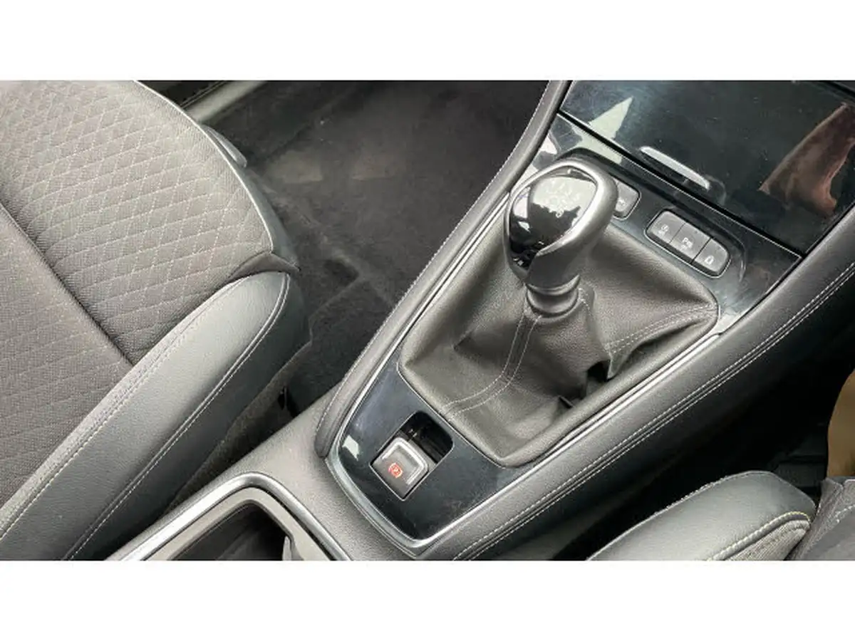 2019-vauxhall-grandland-x-12-sport-nav-big-37