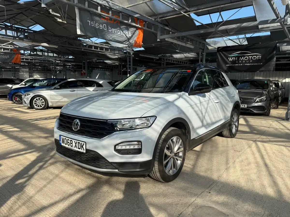 2019-volkswagen-t-roc-15-tsi-design-big-14