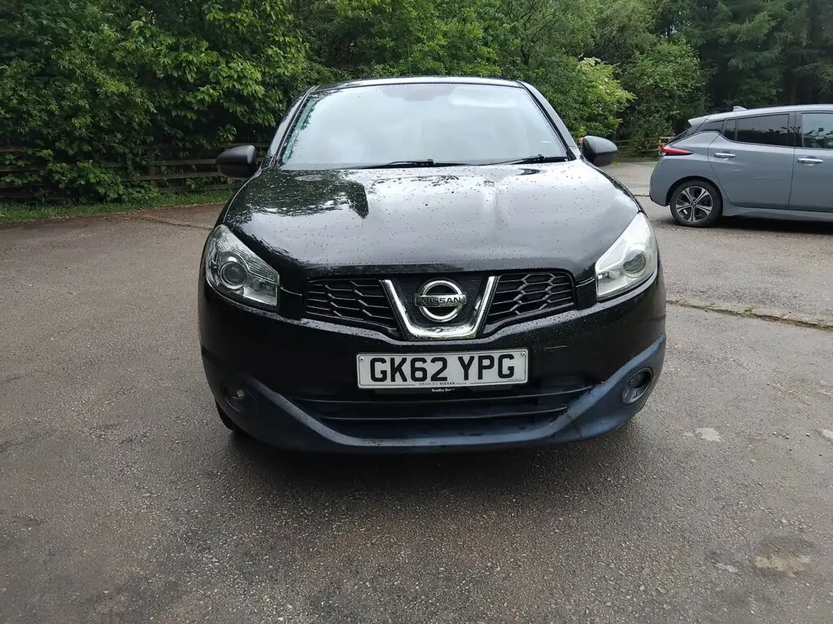 2012-nissan-qashqai-15td-acenta-big-1