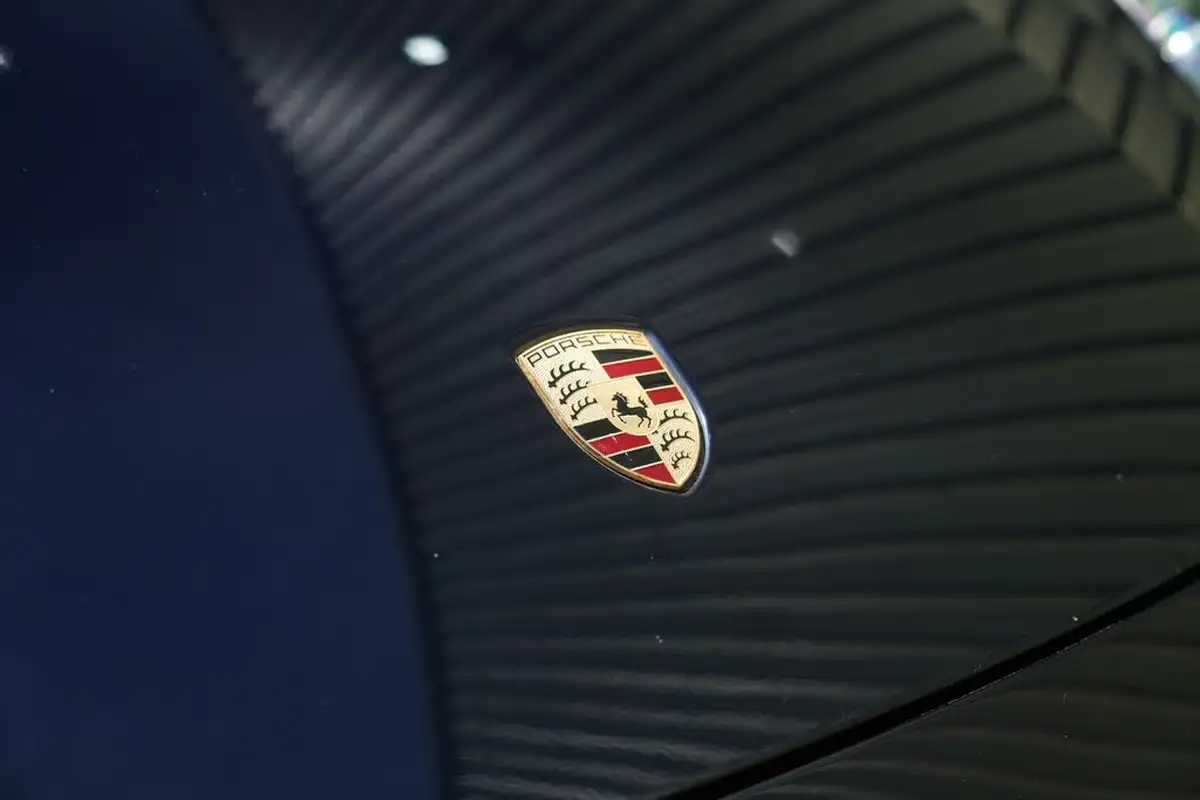 2016-porsche-cayenne-30-s-e-hybrid-big-61