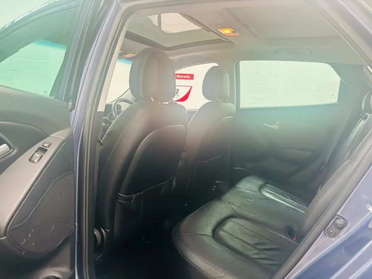 2014-hyundai-ix35-17td-premium-115ps-panorama-big-20