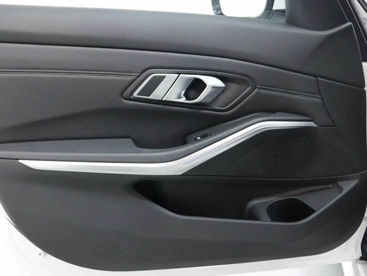 2021-bmw-3-series-20-330e-m-sport-touring-5d-big-47