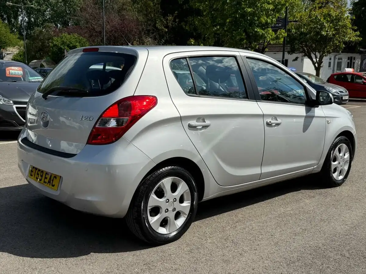 2010-hyundai-i20-14-comfort-5d-big-34