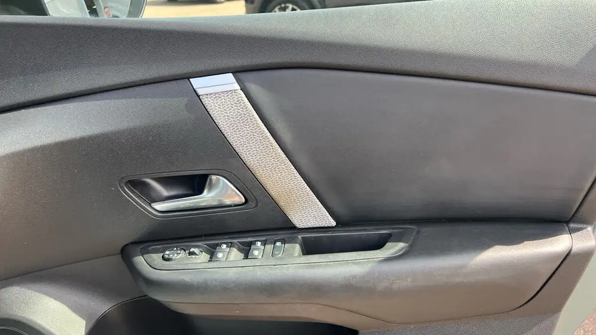 2021-citroen-c4-12-puretech-shine-130ps-big-21