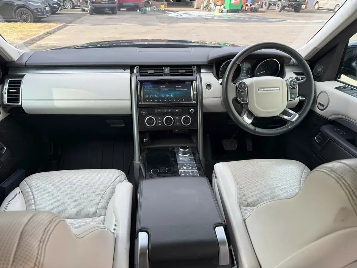 2017-land-rover-discovery-30td6-first-edition-big-10