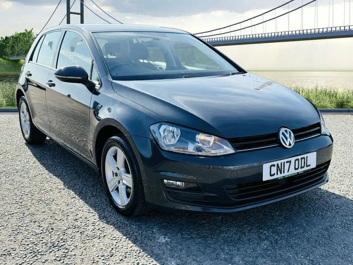 2017-volkswagen-golf-16tdi-match-edition-hatchback-5d-big-0