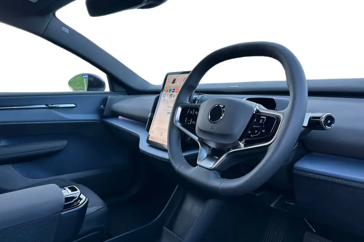 2024-volvo-ex30-e-single-motor-plus-extended-range-big-9