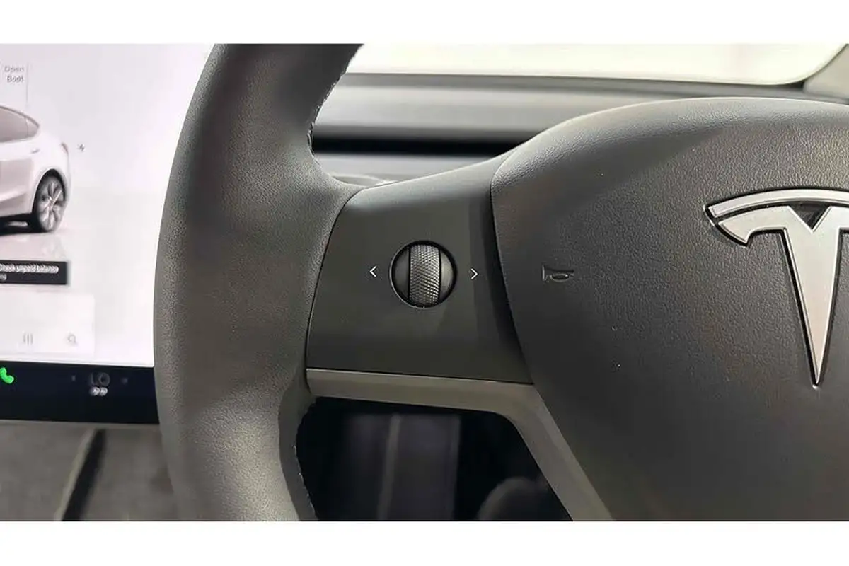 2023-tesla-model-y-e-rwd-big-41