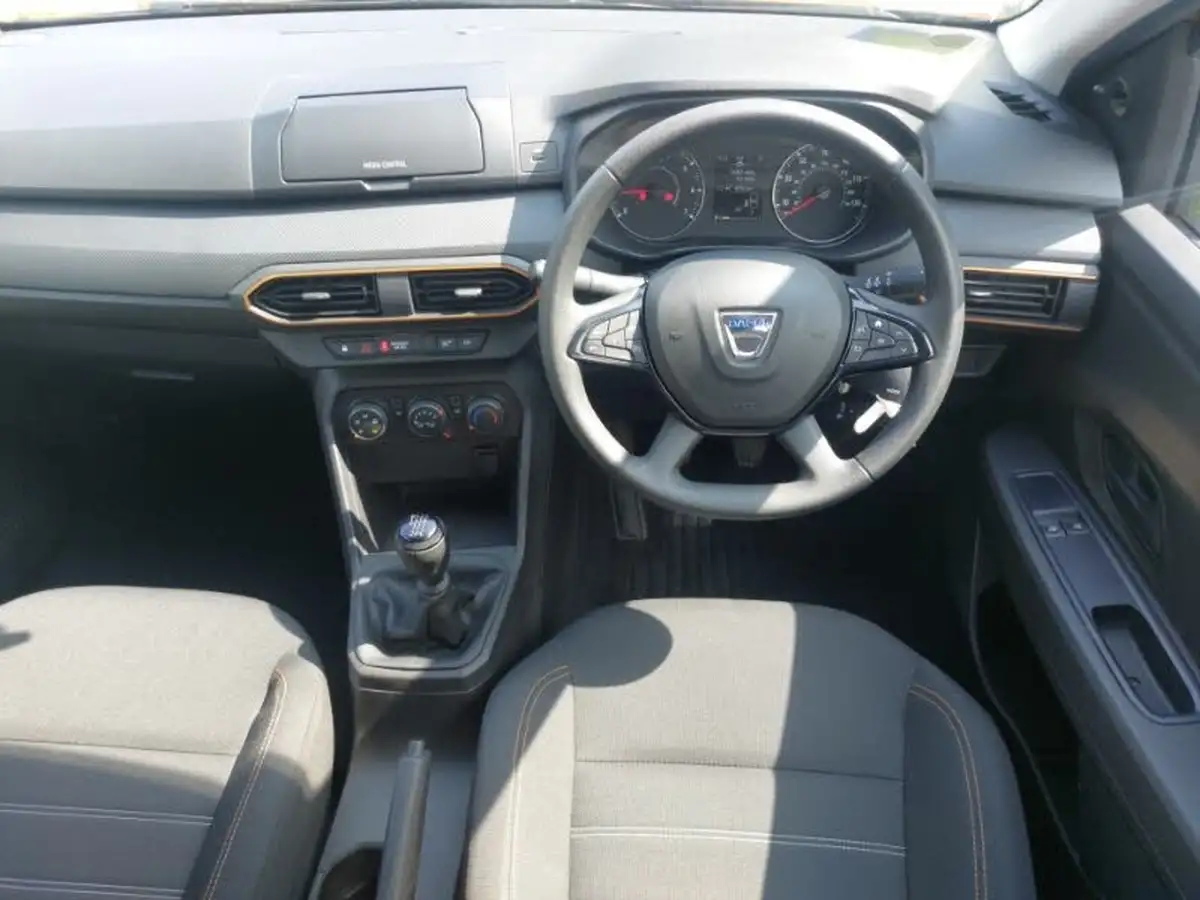 2022-dacia-sandero-stepway-10-tce-essential-90bhp-big-6